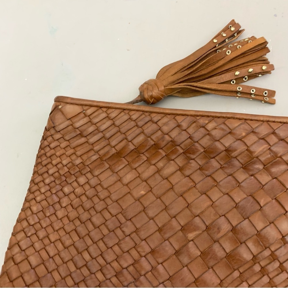 Massimo Dutti Woven Nappa Tan Leather Clutch with tassle 9”x7”x1” - Picture 5 of 16